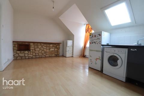 Flat 4, 61 Castle Street, Luton, LU1 3AG