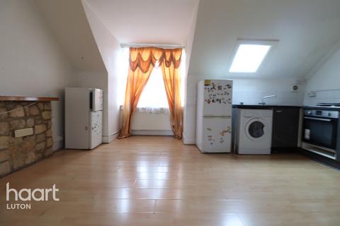 Flat 4, 61 Castle Street, Luton, LU1 3AG