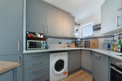 1 bedroom apartment to rent, Kempton Court, Durward Street, E1