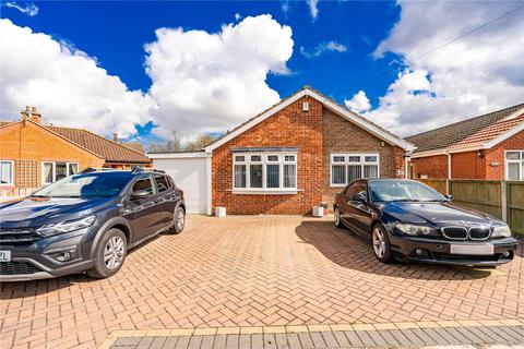 2 bedroom bungalow to rent, Campions Close, Holton-le-Clay, Grimsby, Lincolnshire, DN36