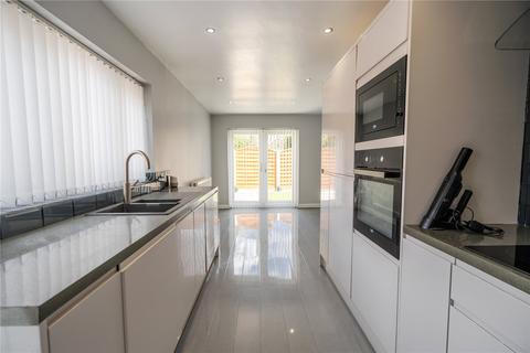 2 bedroom bungalow to rent, Campions Close, Holton-le-Clay, Grimsby, Lincolnshire, DN36