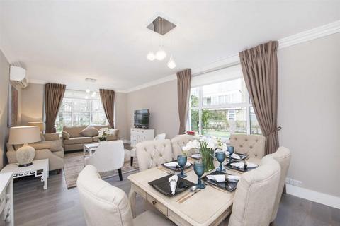 3 bedroom flat to rent, St Johns Wood Park, St Johns Wood, London, NW8