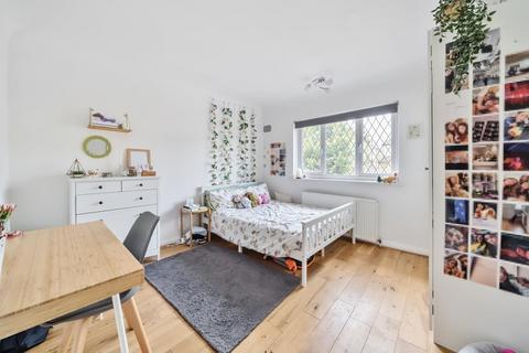 231 Raeburn Avenue, Surbiton, KT5 9DF
