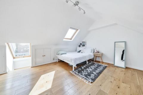 231 Raeburn Avenue, Surbiton, KT5 9DF