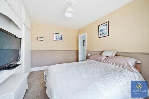 33 Brooklands Road, Romford, RM7 7EB