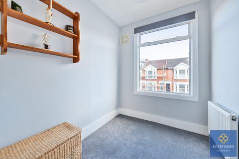 33 Brooklands Road, Romford, RM7 7EB