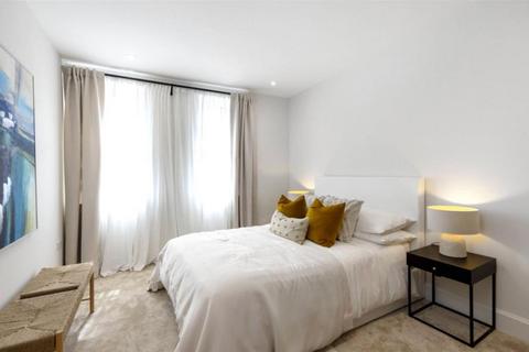 2 bedroom flat to rent, Riverside Gardens, Oatlands Drive, KT13