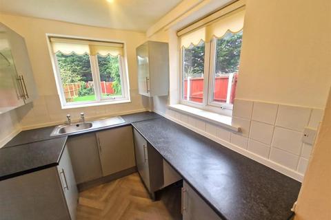 3 bedroom terraced house to rent, Haselbeech Crescent, Liverpool
