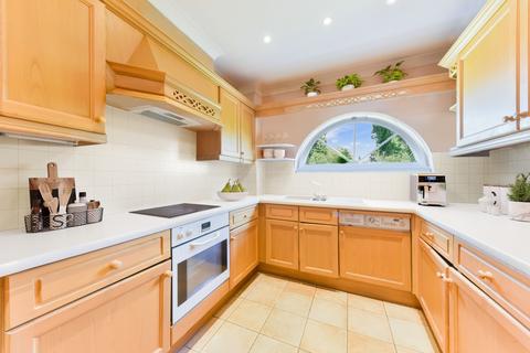 3 bedroom flat for sale, Wyatt Drive, Barnes, London