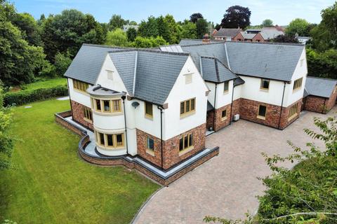 5 bedroom detached house for sale, Magyar Crescent, Nuneaton CV11