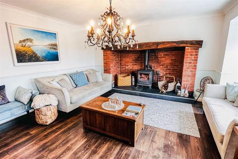 38 Atherstone Road, Hartshill, Nuneaton, CV10 0SP