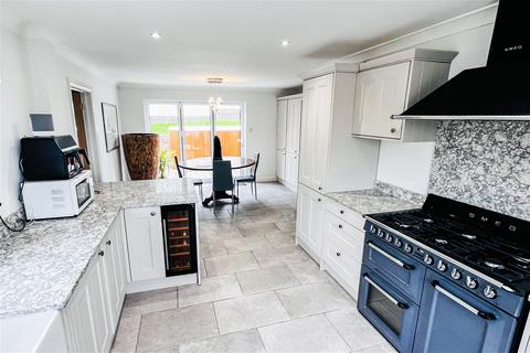 38 Atherstone Road, Hartshill, Nuneaton, CV10 0SP