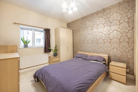 1 bedroom flat for sale, Millennium Square, London