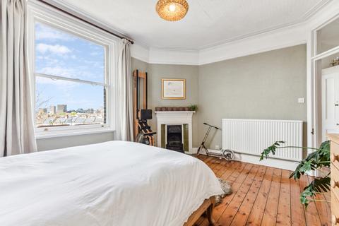 3 bedroom flat for sale, Fairlawn Court, Acton Lane, London
