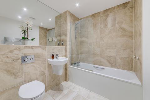 2 Nauticus Walk, London, E14 9ZT