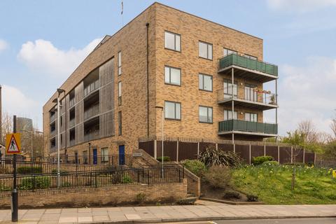 2 Nauticus Walk, London, E14 9ZT