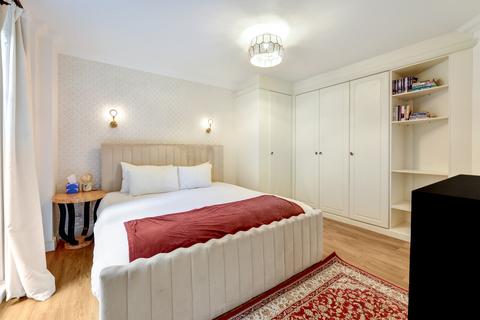 2 bedroom flat for sale, Maddox Street, Mayfair, London