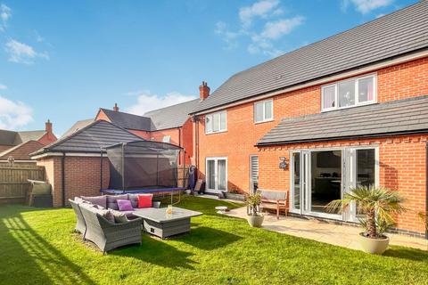 4 bedroom detached house for sale, Russett Avenue, Nuneaton CV11