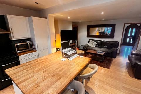 4 bedroom semi-detached house for sale, Gipsy Lane, Nuneaton CV11