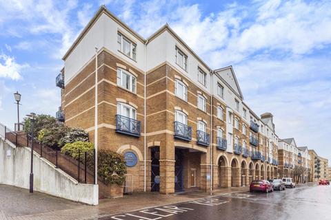 2 bedroom flat for sale, Blenheim Court, King & Queen Wharf, Rotherhithe Street
