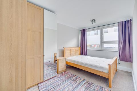 1 bedroom flat for sale, Rocque House, Estcourt Road, London