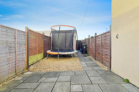 10 Quickthorn Close, Bristol, BS14 0RG