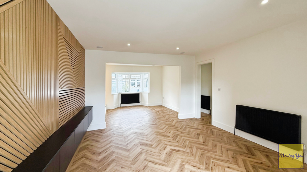 Lounge/Dining area