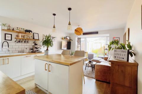 Flat 1, Gorelangton Court Bloomfield Road, Bristol, BS4 3QU