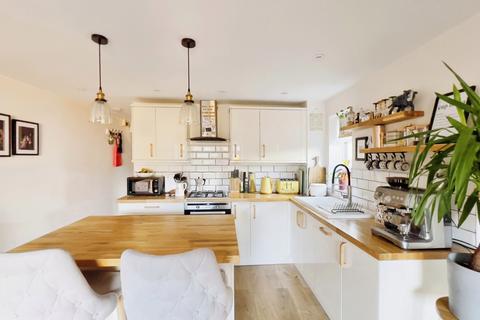 Flat 1, Gorelangton Court Bloomfield Road, Bristol, BS4 3QU
