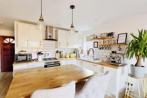 Flat 1, Gorelangton Court Bloomfield Road, Bristol, BS4 3QU