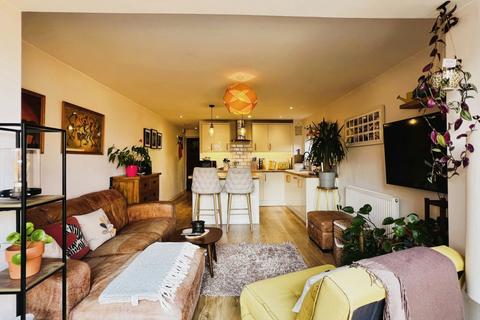 Flat 1, Gorelangton Court Bloomfield Road, Bristol, BS4 3QU