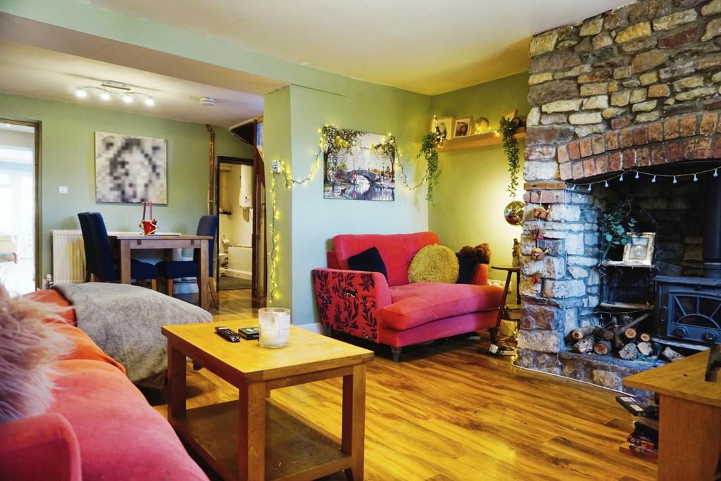 Riding Barn Hill, Wick, Bristol, Avon 2 bed semidetached house for