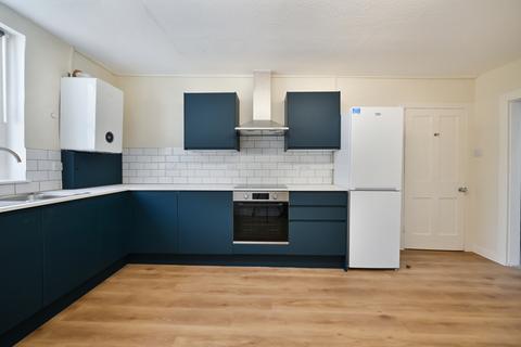 3 bedroom flat to rent, Torrington Square, London