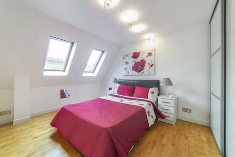 2 bedroom mews for sale, Royal Crescent Mews, Holland Park, London