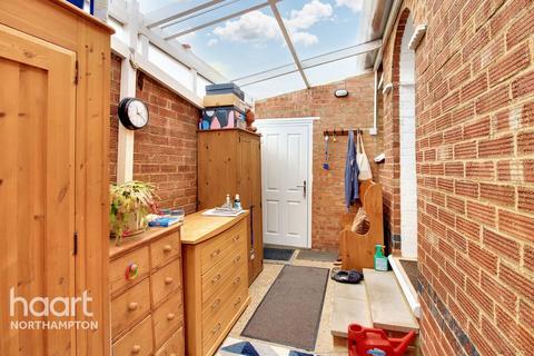 2 bedroom semi-detached bungalow for sale, Cameron Crescent, Northampton