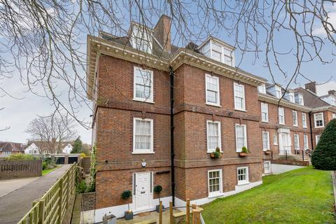 3 bedroom flat for sale, Annandale House, West Heath Avenue, London