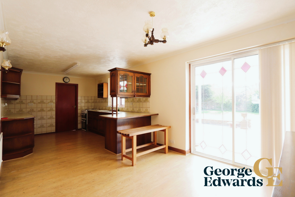 Lounge/ Kitchen