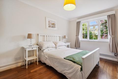1 bedroom flat to rent, Kenmore Close, Richmond, Surrey