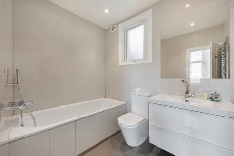 3 bedroom flat for sale, Palace Court, Notting Hill, London