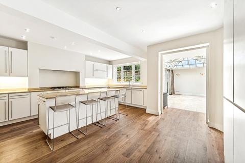 4 bedroom terraced house to rent, Oakley Street, Chelsea, London