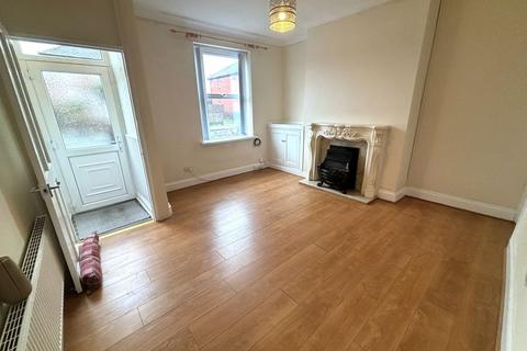2 bedroom house to rent, Heath Road, Ashton-in-makerfield