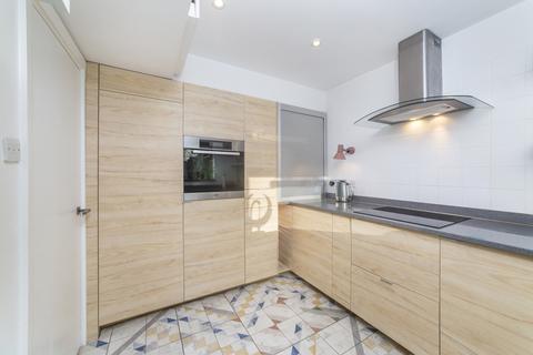 3 bedroom flat to rent, Gloucester Avenue, Primrose Hill, Camden, London