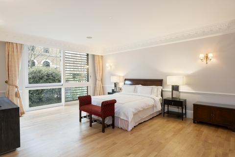 3 bedroom flat for sale, Montrose Place, Belgravia