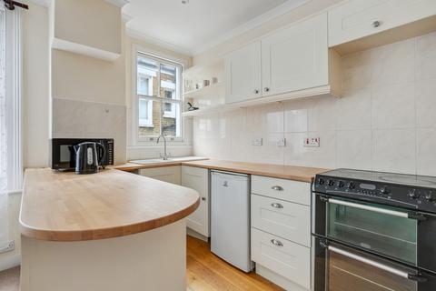 3 bedroom flat to rent, Latchmere Road, London