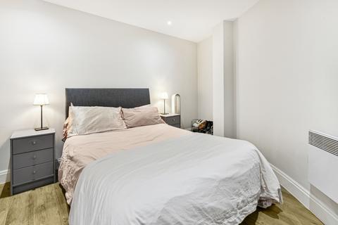 1 bedroom flat for sale, Dolben Court, Montaigne Close, London, SW1P