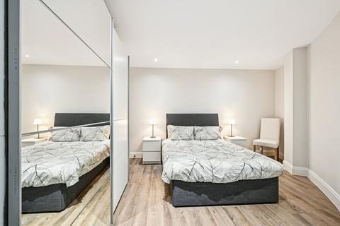 1 bedroom flat for sale, Dolben Court, Montaigne Close, London, SW1P