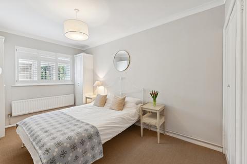 2 bedroom flat for sale, Strutton Court, Great Peter Street, London, SW1P