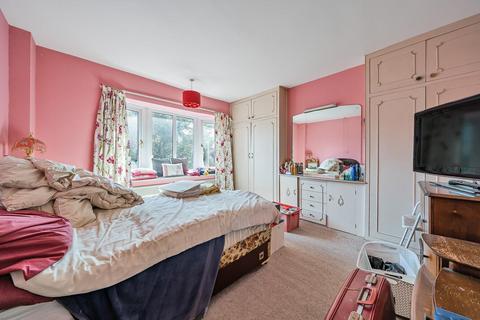 153 Bourne Vale, Bromley, BR2 7NY