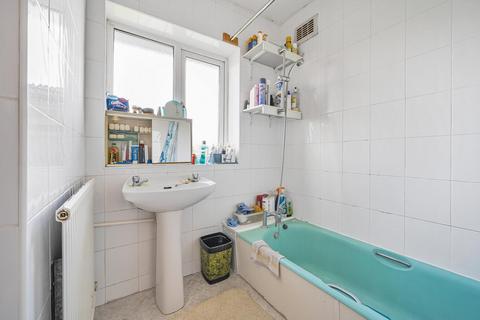 153 Bourne Vale, Bromley, BR2 7NY