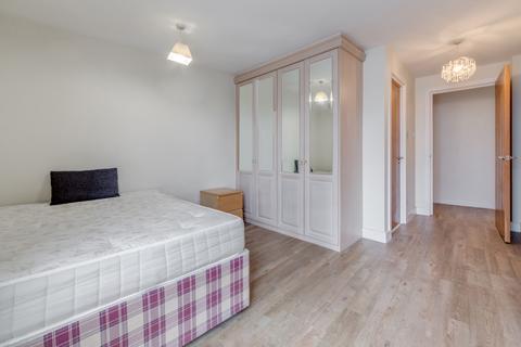 3 bedroom flat to rent, Pierhead Lock, 416 Manchester Road, London